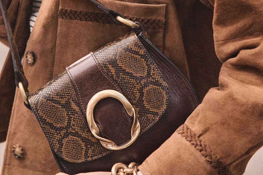 Shoulder bags
