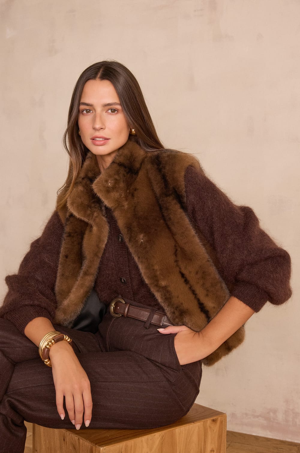 SUZANNE Fluffy Sleeveless Cardigan;${refinementColor}