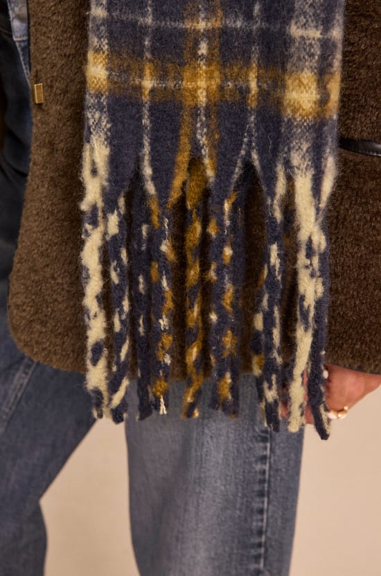 Navy checkered scarf ROSA;${refinementColor}