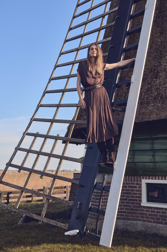 CRYSTAL pleated skirt;${refinementColor}