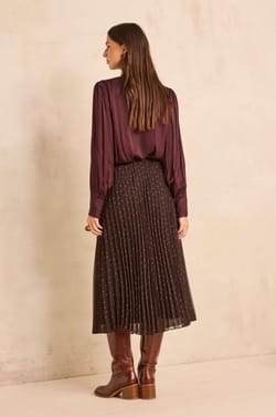 Burgundy pleated skirt VENUS;${refinementColor}