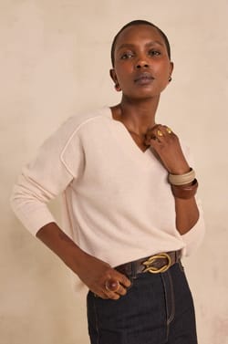 V-neck sweater in 100% cashmere 2-ply BARY;${refinementColor}