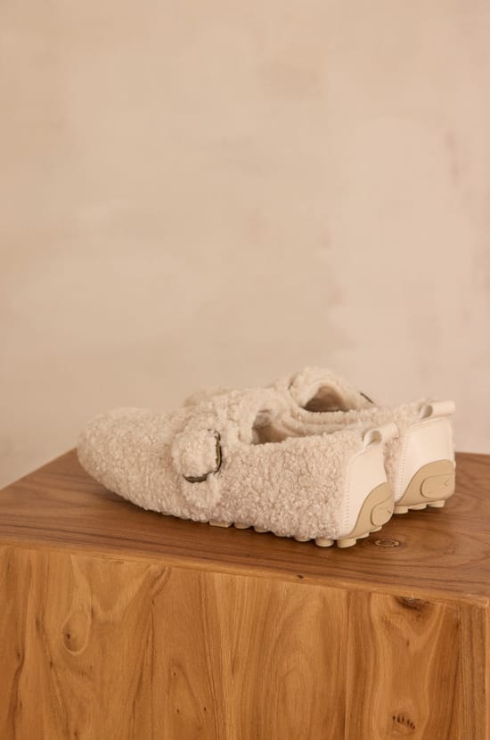 VOLF Slippers;${refinementColor}