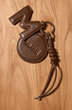 Accessoire en cuir kaki MARCEL CHARMS;${refinementColor}
