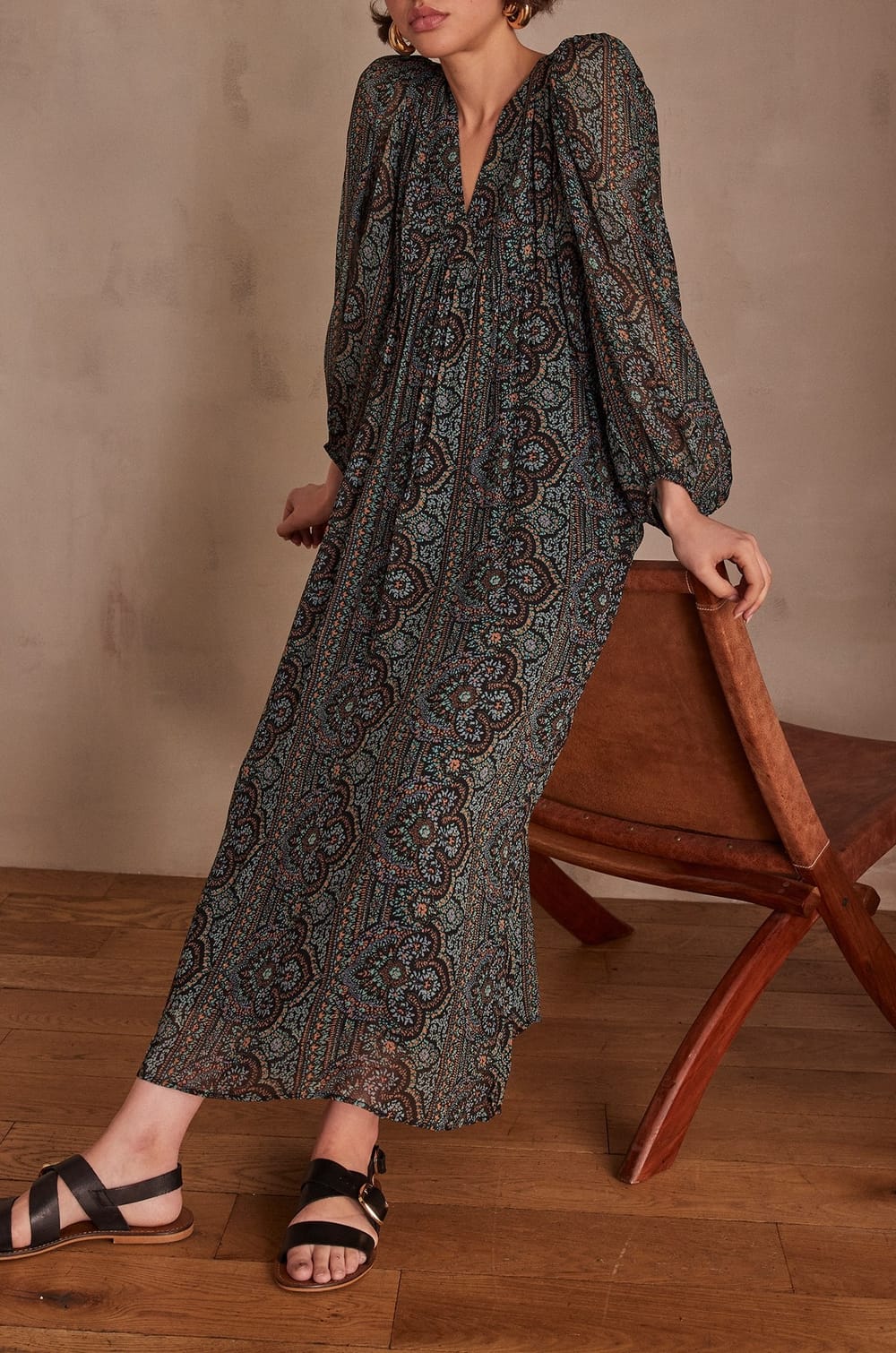 Robe LIVIANA;${refinementColor}