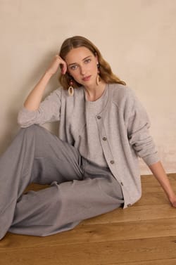 BILLY Cardigan in 100% cashmere;${refinementColor}