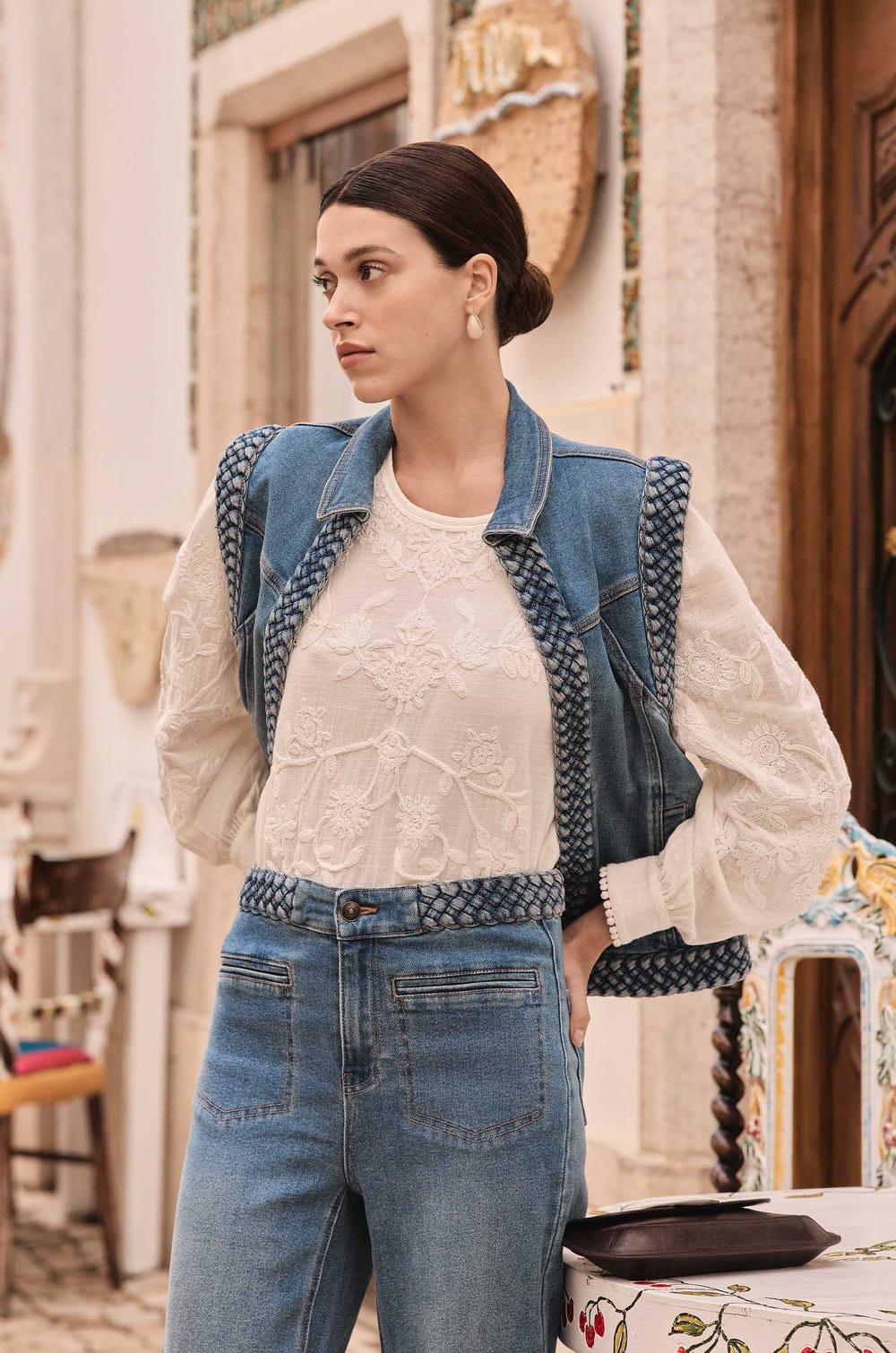 Floral embroidery blouse in 100% cotton DEBBY;${refinementColor}