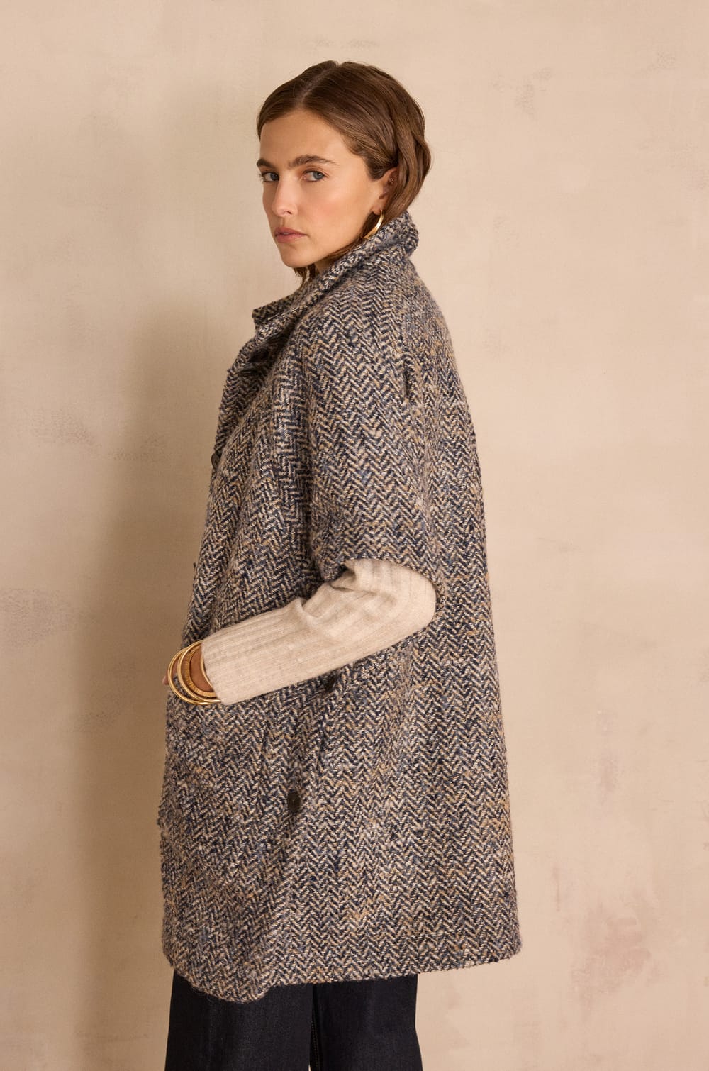 AGNES wool cape;${refinementColor}