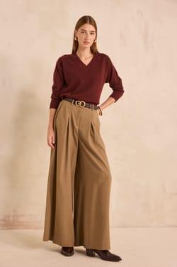 V-neck sweater in 100% cashmere 2-ply BARY;${refinementColor}