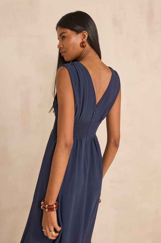 BECCA straight dress;${refinementColor}