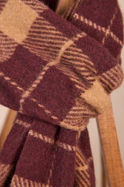 Woven scarf in blended wool PINK;${refinementColor}