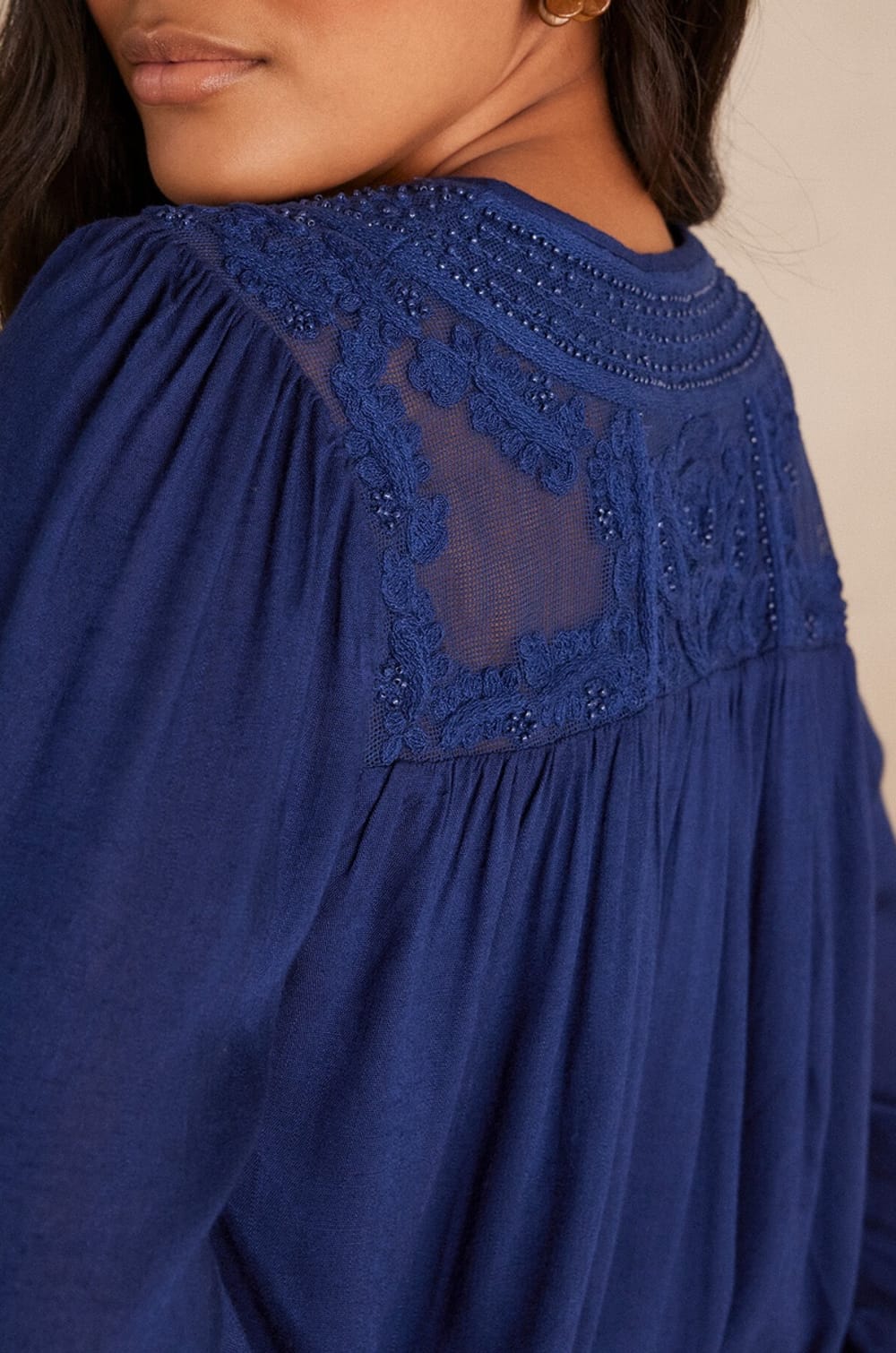 Blouse brod&eacute;e TAYLOR ;${refinementColor}
