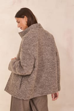 Manteau mi-long effet bouclette FREDDY;${refinementColor}