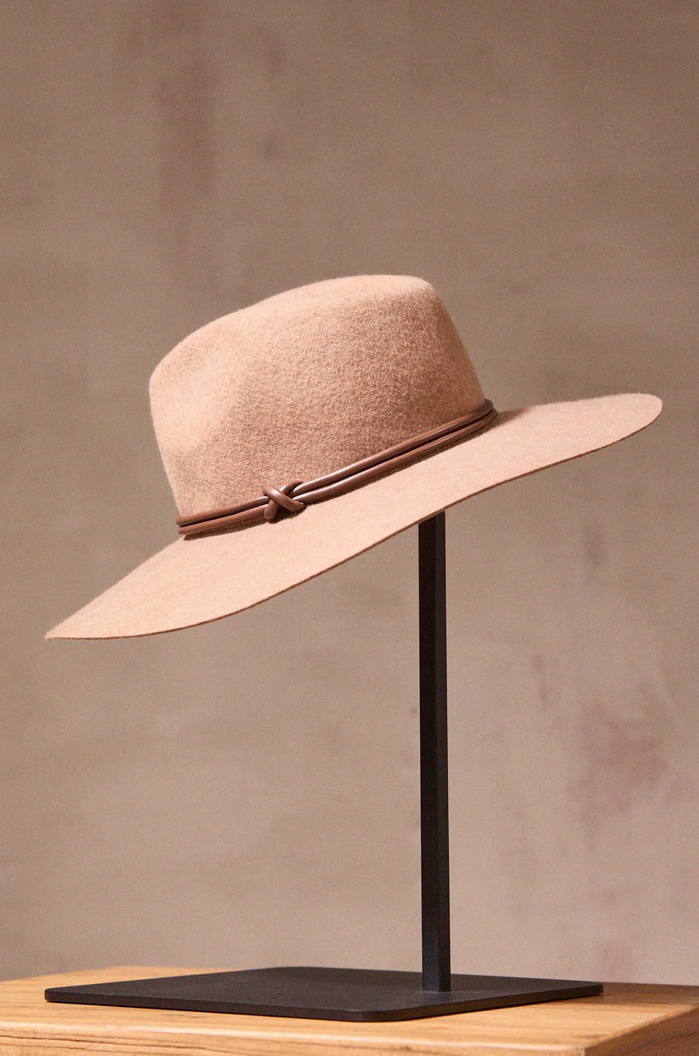 GLADYS wool hat;${refinementColor}