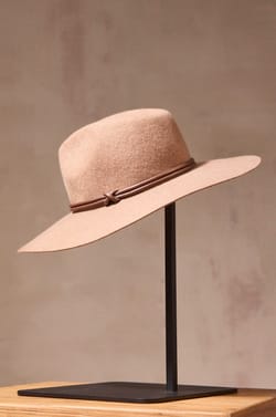 GLADYS wool hat;${refinementColor}