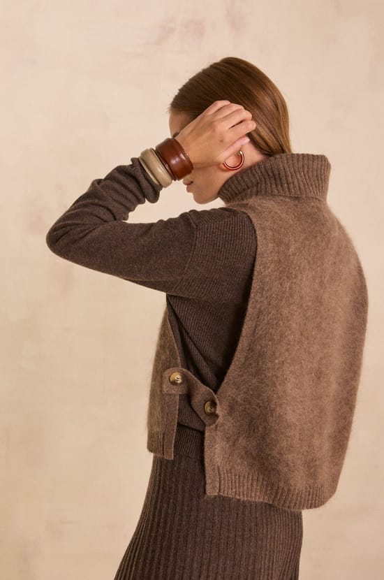 Dark taupe scarf-collar in wool QUEEN;${refinementColor}