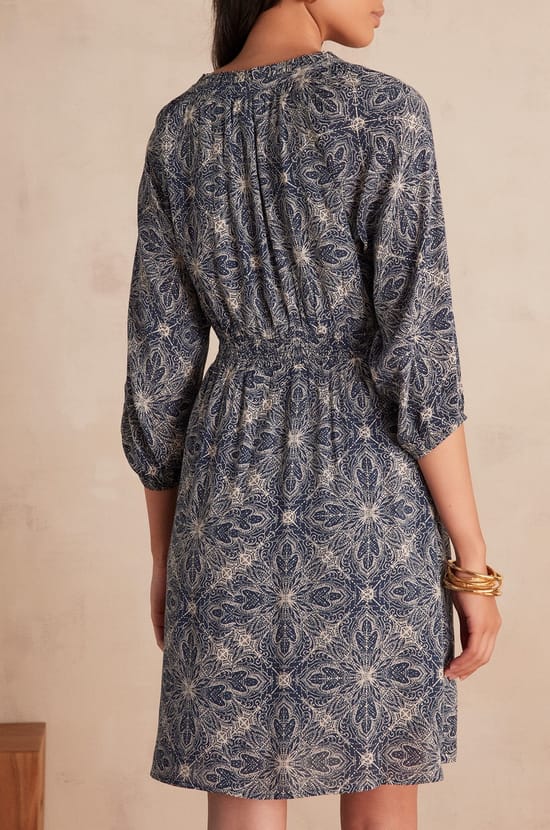 Robe REI;${refinementColor}