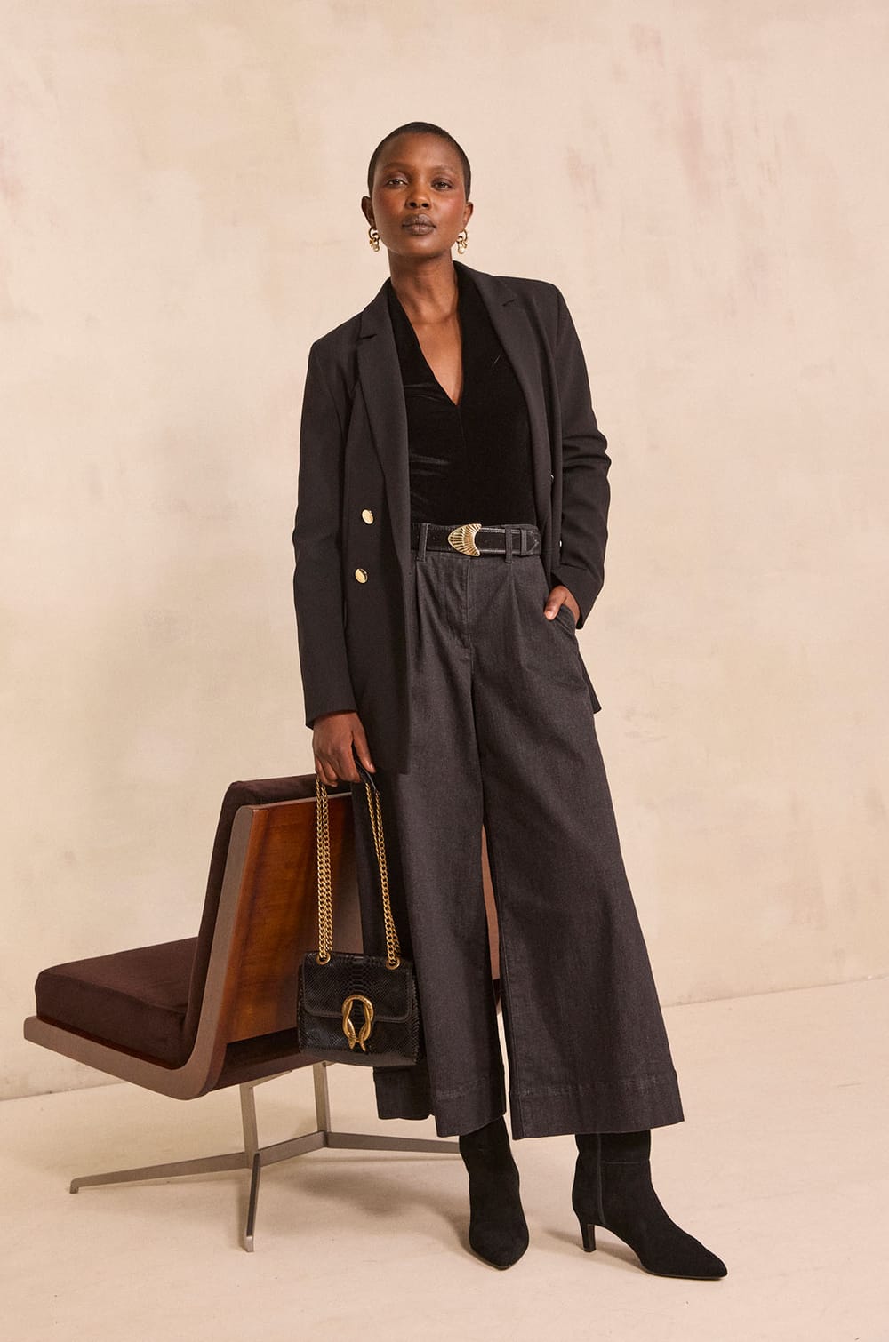 Body col V in velvet TANY;${refinementColor}