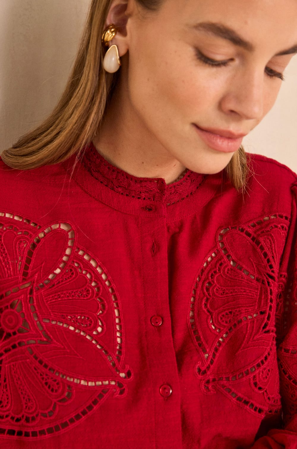 Blouse brod&eacute;e &agrave; manches longues en coton MARTHA;${refinementColor}