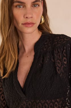 Blouse col V brodée en coton DANIELA;${refinementColor}