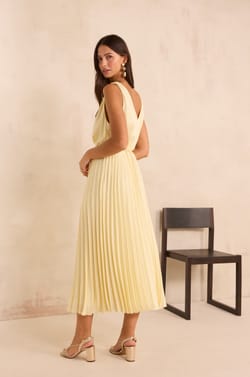 Sleeveless pleated dress FEATHER;${refinementColor}