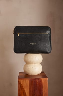 LEON leather laptop sleeve;${refinementColor}