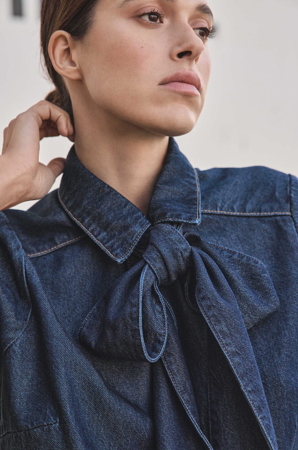 Blouse &agrave; col lavalli&egrave;re DARIA;${refinementColor}