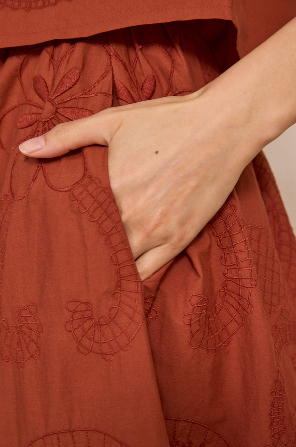 Embroidered skirt OLIE;${refinementColor}