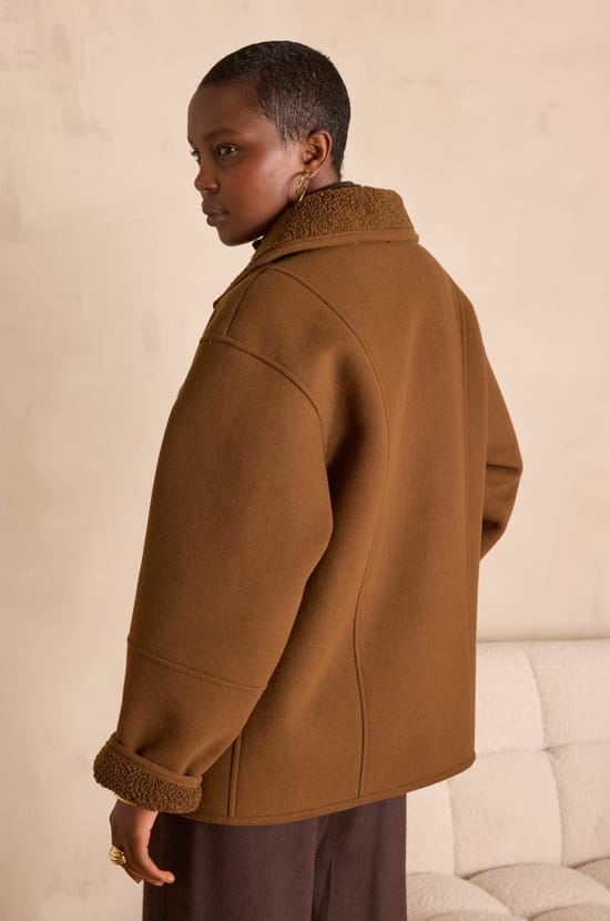 Abrigo DEBBIE con efecto borreguito;${refinementColor}