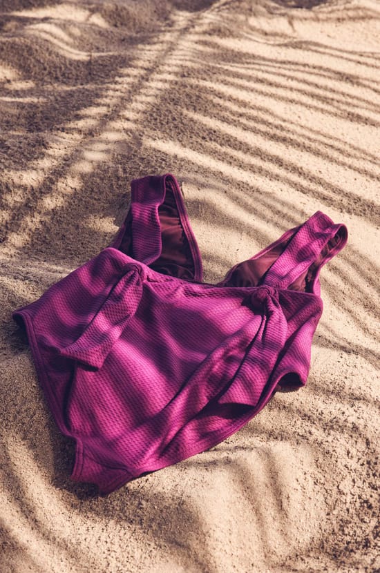 Maillot de bain 1 pi&egrave;ce d&eacute;collet&eacute; plongeant Maison 123 x Anja LE DELICIEUX;${refinementColor}