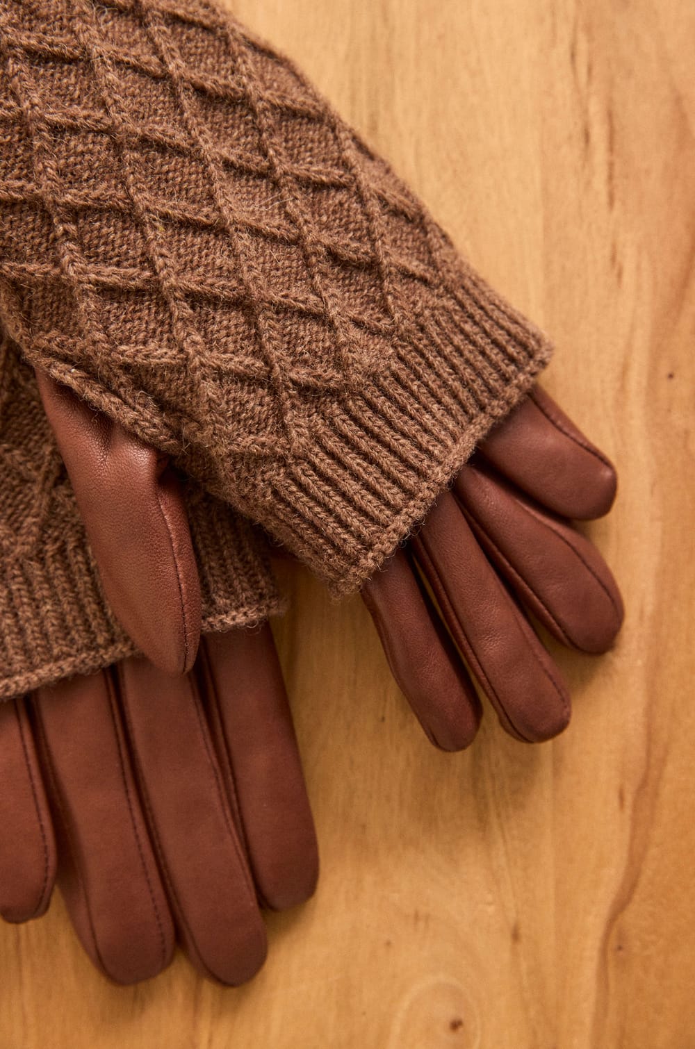 GAELLE leather gloves;${refinementColor}