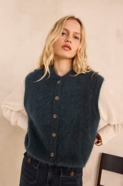 LOULOU sleeveless vest;${refinementColor}