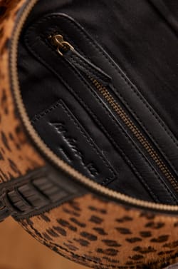 LUCIEN leather bum bag;${refinementColor}