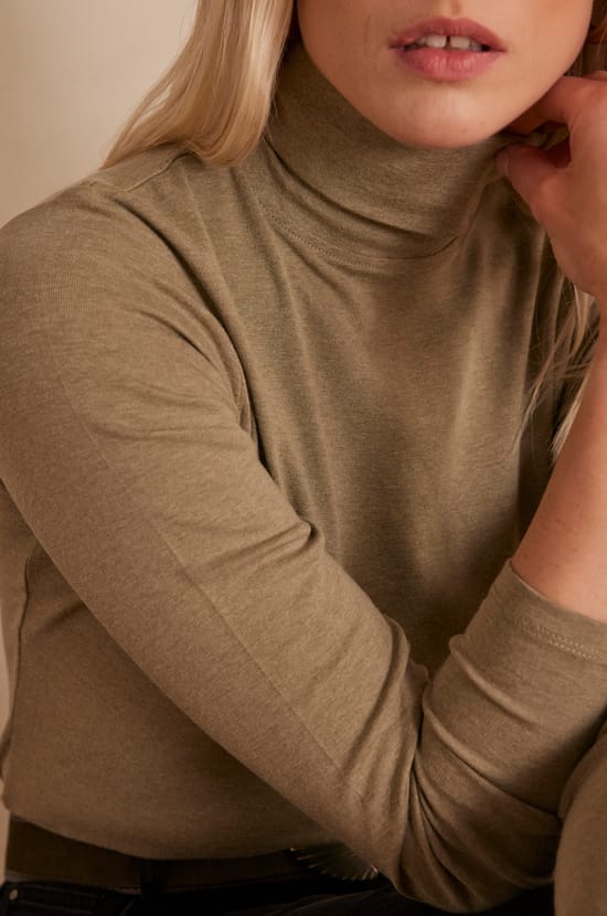 FERGUIE turtleneck T-shirt;${refinementColor}