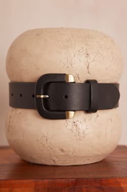 NICOLAS leather belt;${refinementColor}