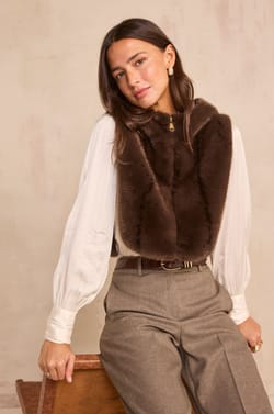 Sleeveless cape ROXIE;${refinementColor}