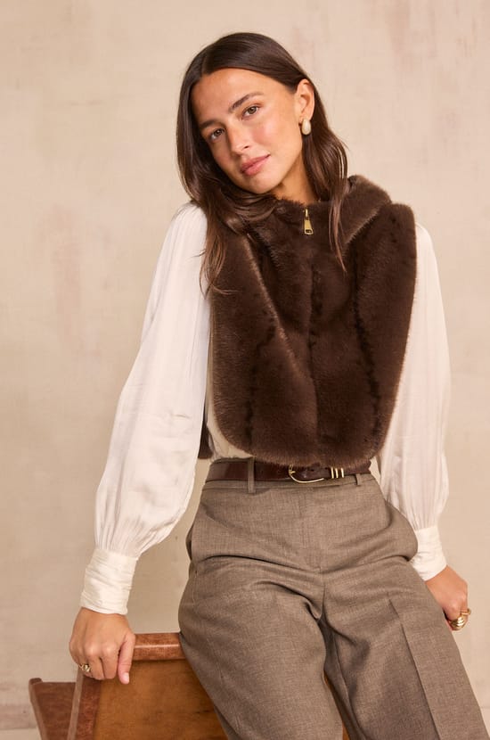 Sleeveless cape ROXIE;${refinementColor}