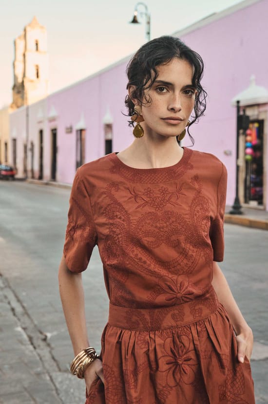 Embroidered short-sleeve blouse DOLORES;${refinementColor}