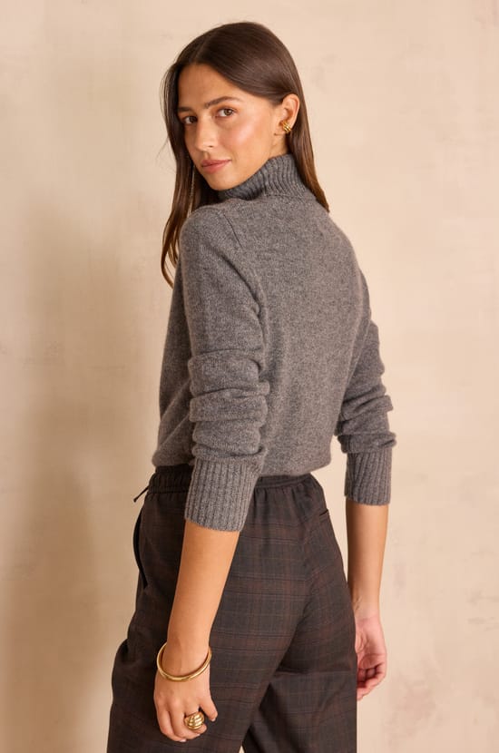 Unisex SWAN(N) turtleneck jumper in 100% cashmere - 4 ply;${refinementColor}