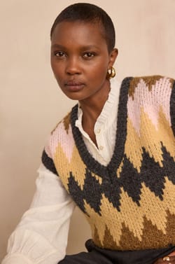 Sleeveless jumper with geometric pattern BLAZE BIS;${refinementColor}