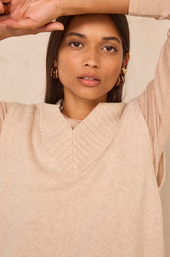 Sleeveless wool blend sweater ALEX;${refinementColor}