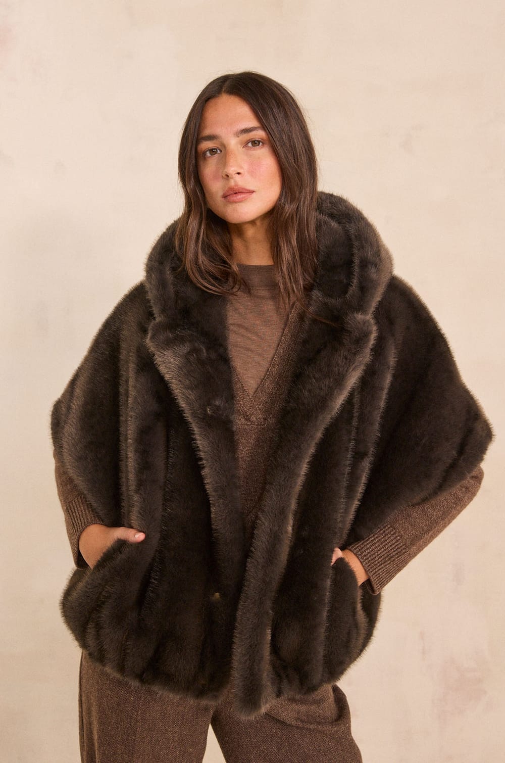 DAYANA fluffy textured cape;${refinementColor}