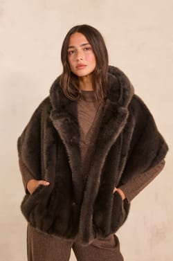 DAYANA fluffy textured cape;${refinementColor}