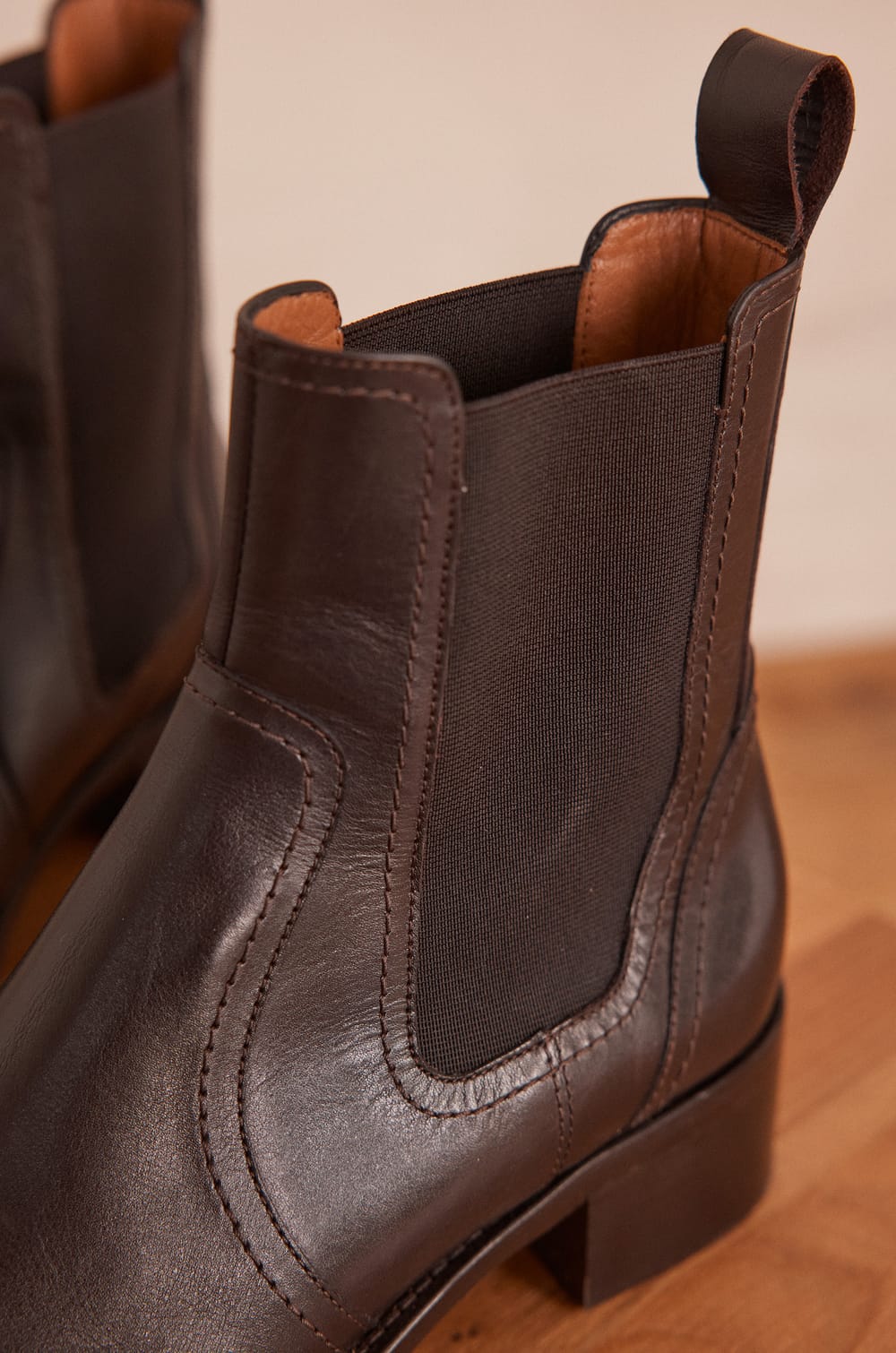 VANIA leather boots;${refinementColor}