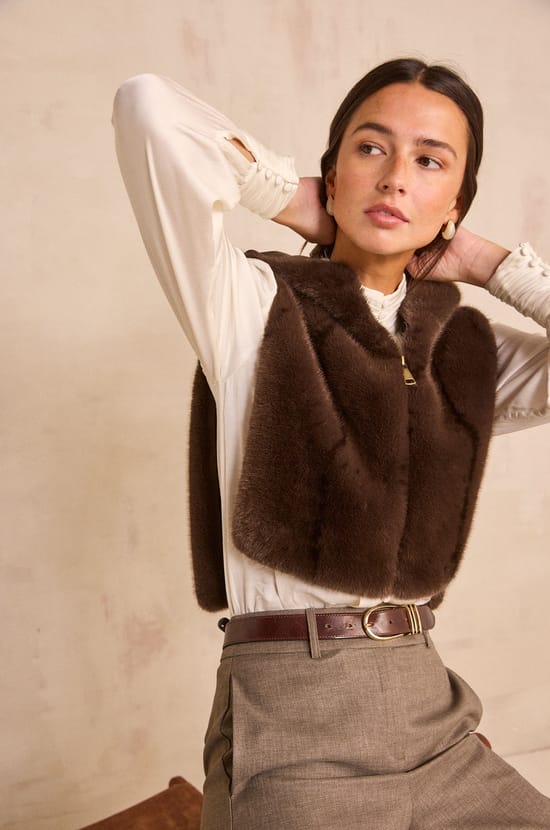 Sleeveless cape ROXIE;${refinementColor}