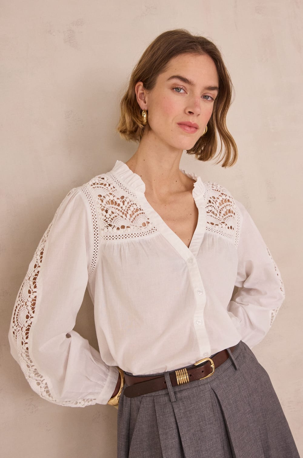 Blouse &agrave; broderie florale en 100% coton DAISY;${refinementColor}