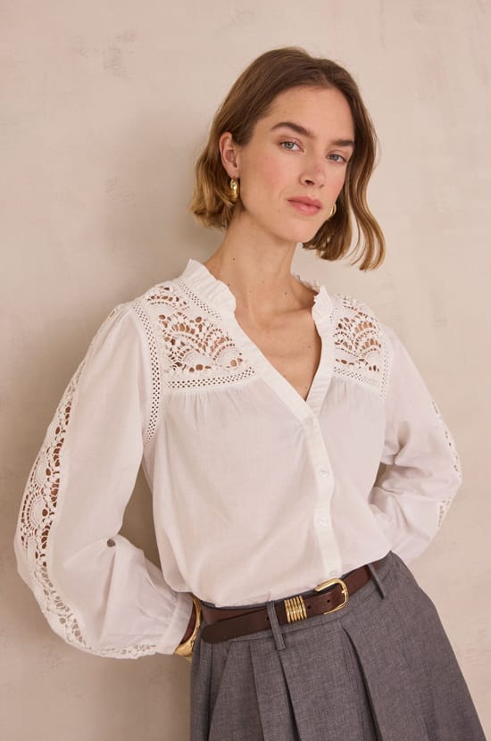 Blouse &agrave; broderie florale en 100% coton DAISY;${refinementColor}