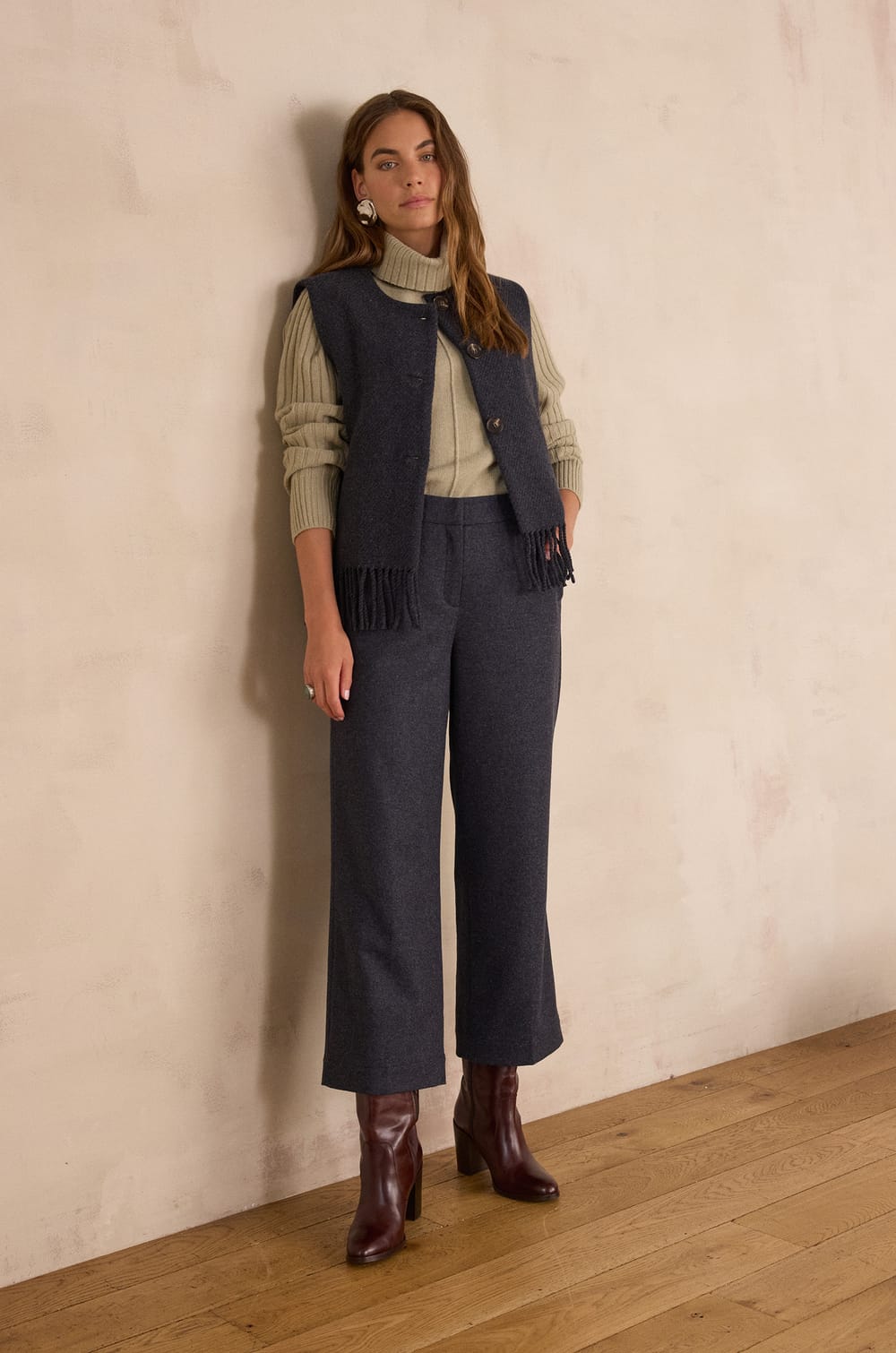 MELINA cropped wool trousers;${refinementColor}