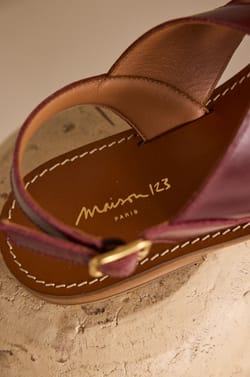 100% leather flat sandals SOAN;${refinementColor}