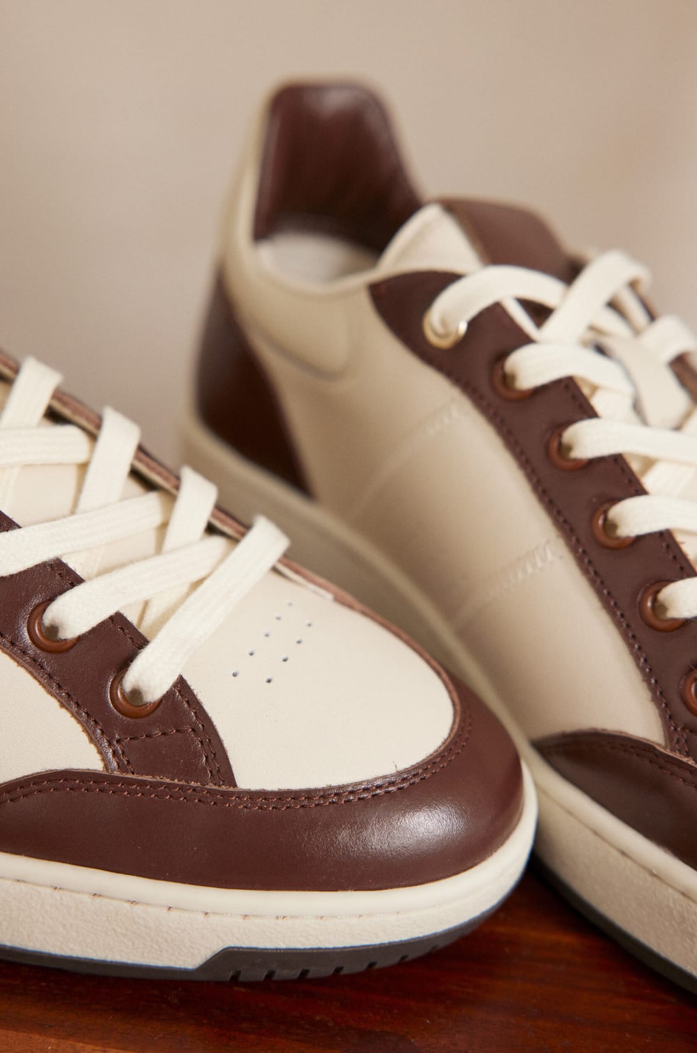 Basket VELORA en cuir;${refinementColor}